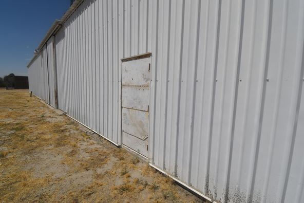 DESERT SHORES COMMERCIAL BUILDING: 3844 Scott Dr, Thermal, CA 92274